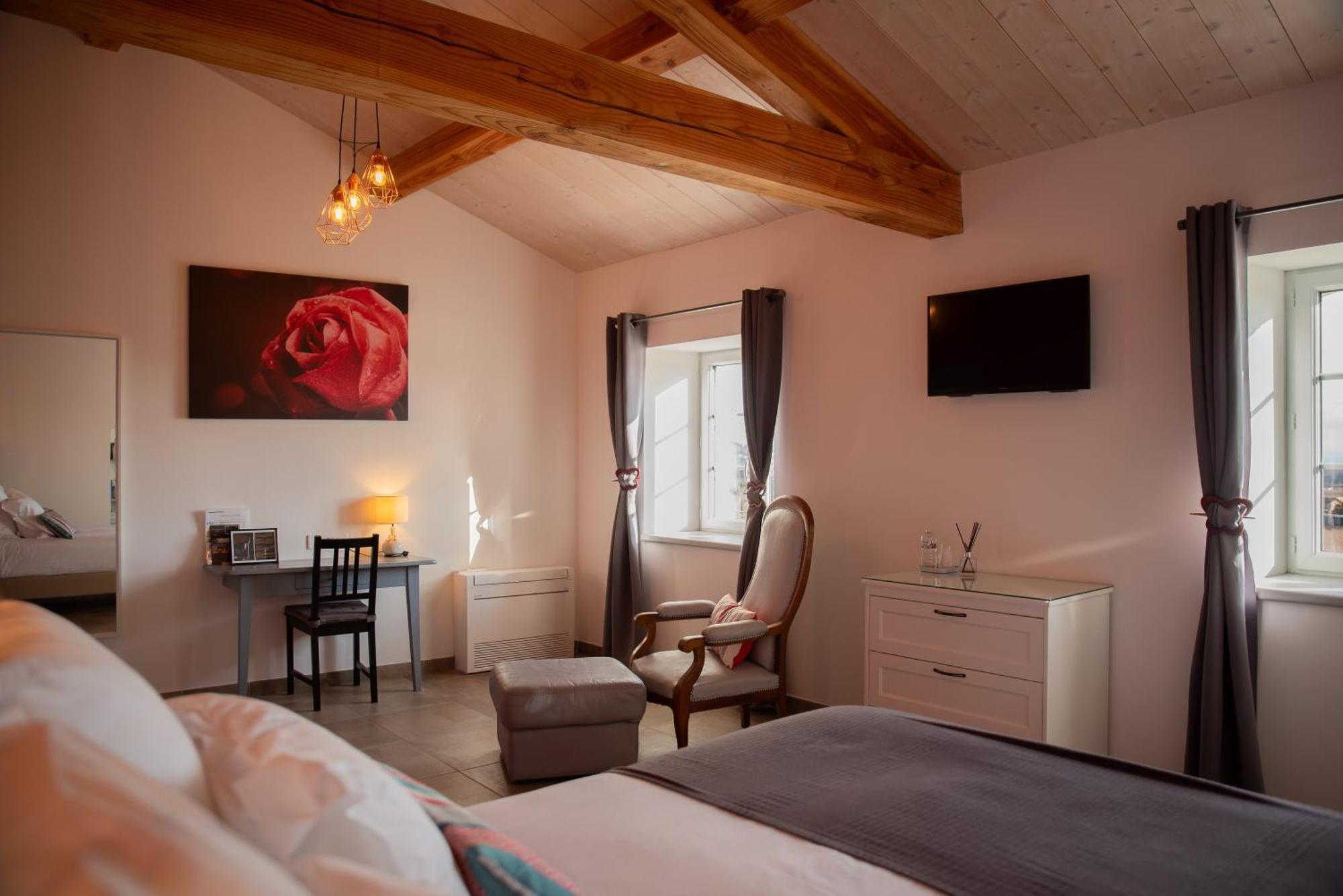 Saint-Julien-de-Peyrolas Domaine Forvent Bed & Breakfast エクステリア 写真