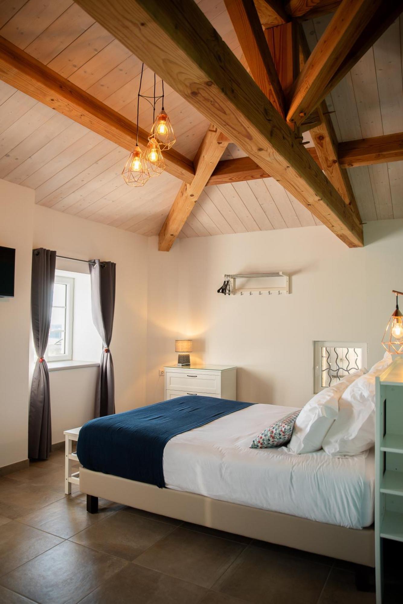 Saint-Julien-de-Peyrolas Domaine Forvent Bed & Breakfast エクステリア 写真