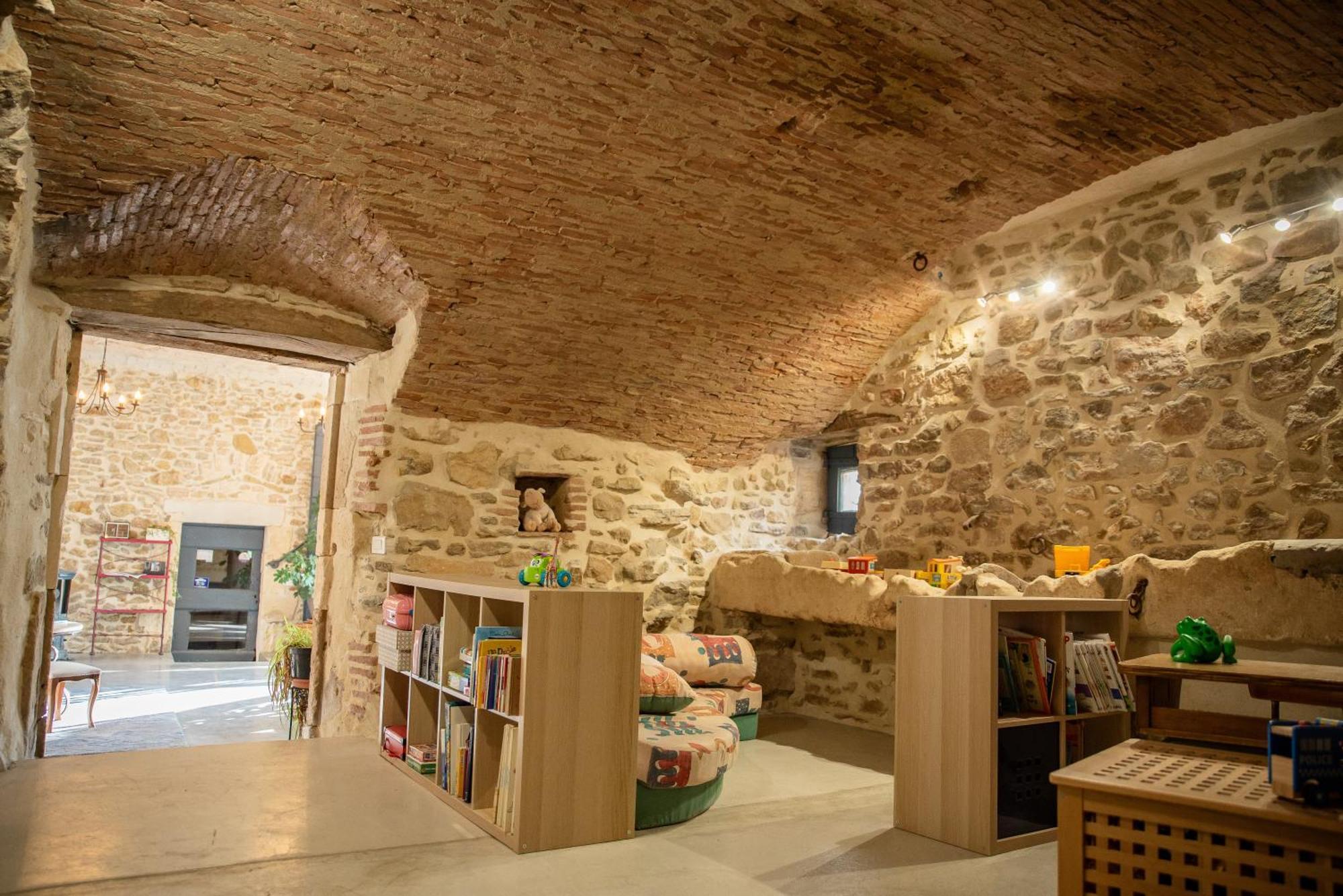 Saint-Julien-de-Peyrolas Domaine Forvent Bed & Breakfast エクステリア 写真