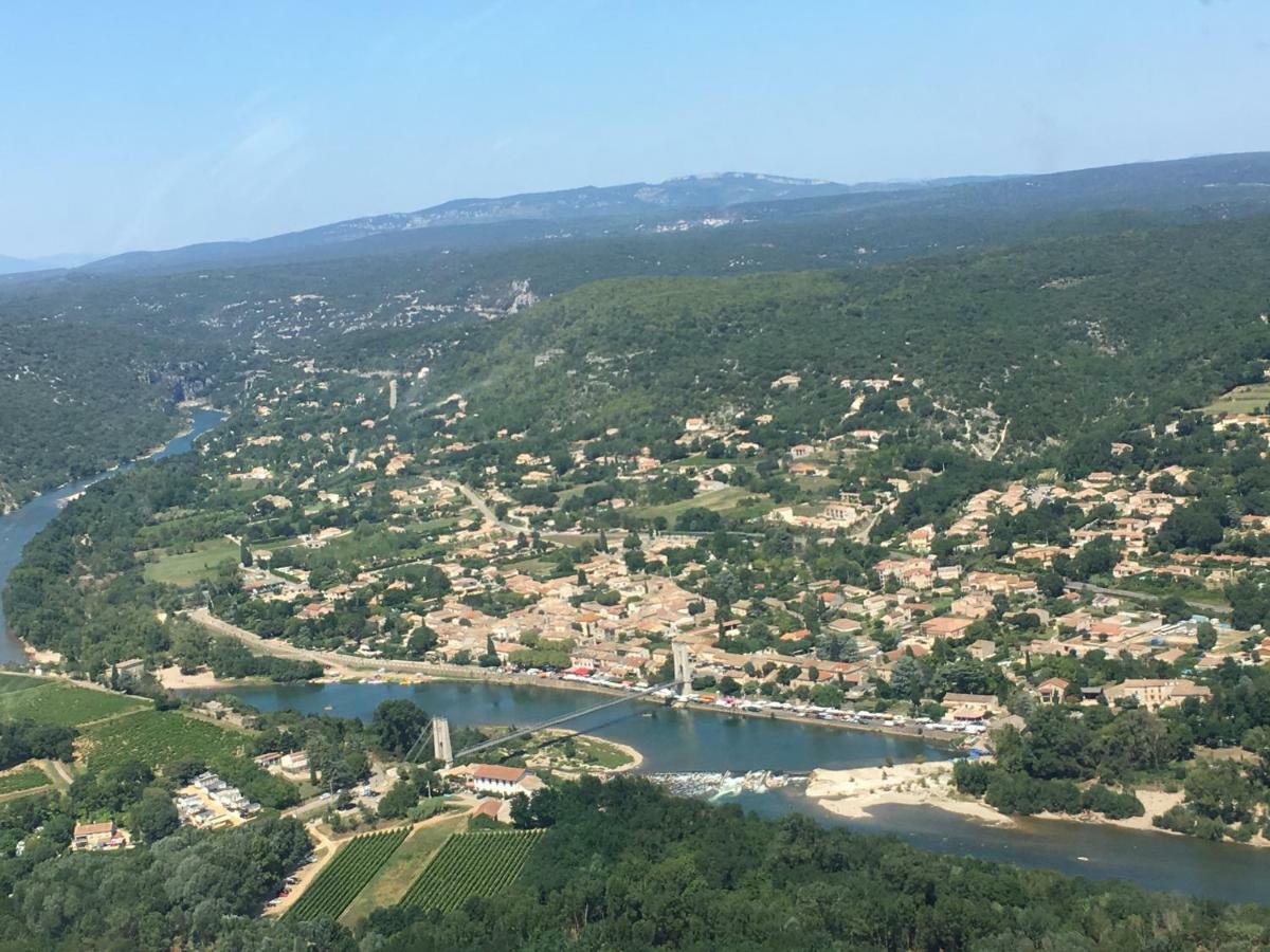 Saint-Julien-de-Peyrolas Domaine Forvent Bed & Breakfast エクステリア 写真